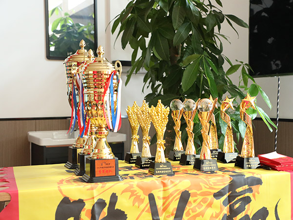 公司6月銷售拓疆大戰(zhàn)復(fù)盤會(huì) 公司6月銷售拓疆大戰(zhàn)復(fù)盤會(huì)